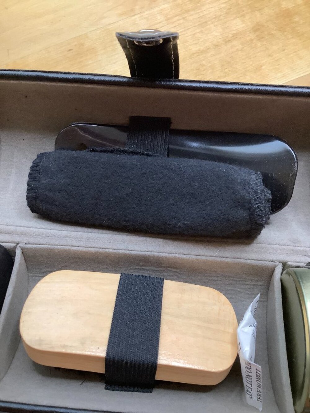 BUFFALO DAVID BITTON 5-piece Leather Shoe Care Kit Travel Case Black NWT - Picture 7 of 7